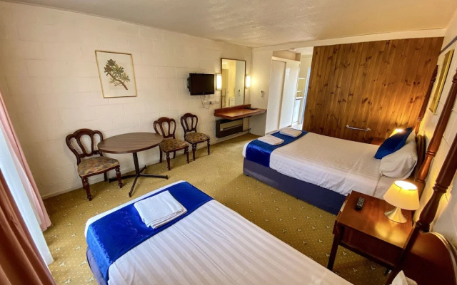 Snow Season Motor Inn
