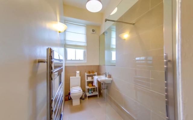JOIVY Fabulous Ground-floor 3-bedroom Near Old Town
