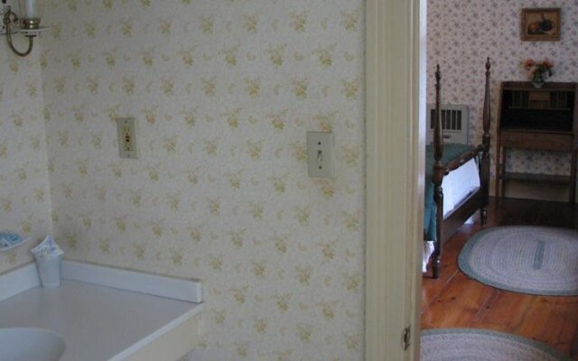 Winter Clove Family Inn