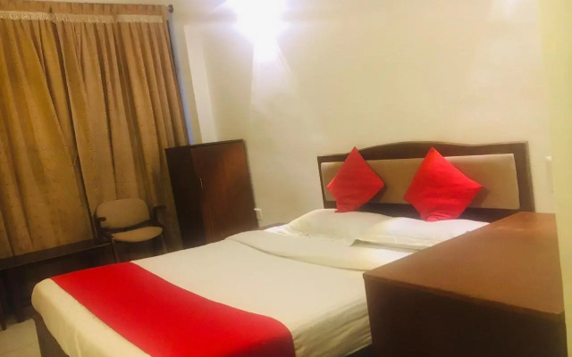 Easternwoods Hotel Raj