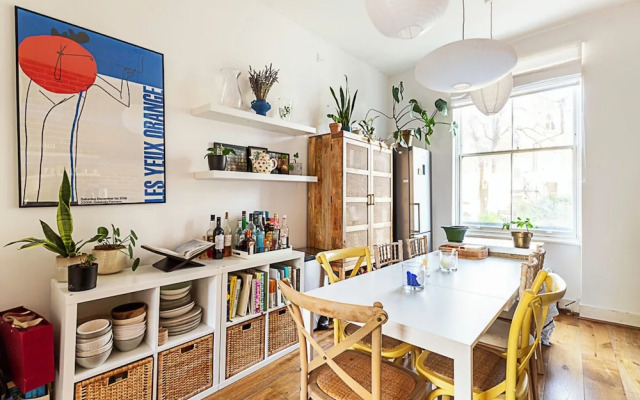Colourful and Cosy Home in De Beauvoir Town