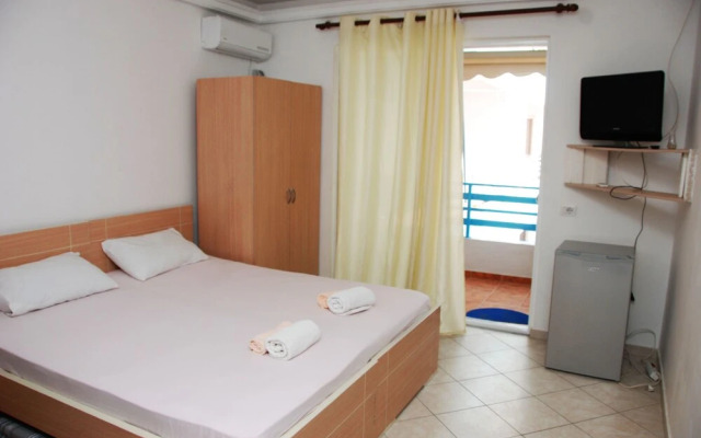 Lidis Apartments