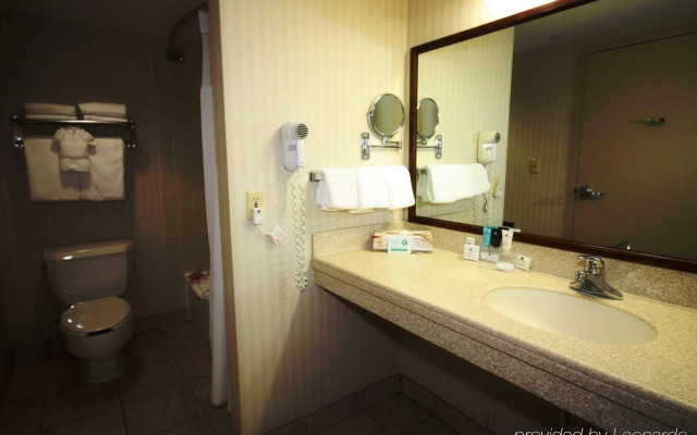 Crowne Plaza Chicago-Northbrook by IHG