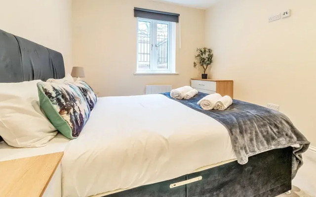 London Street Apt By REDWOOD STAYS