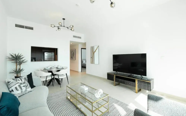 Downtown Escape Lush 2BR w Burj Khalifa View