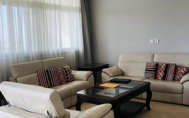 Vesta - Luxury Apt - 3BR - Cfc VII