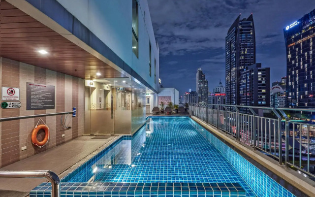 Adelphi Suites Bangkok