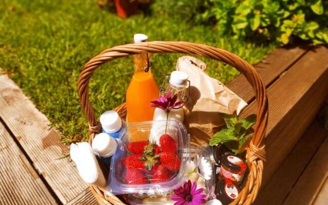 ALIADOS by YoursPorto