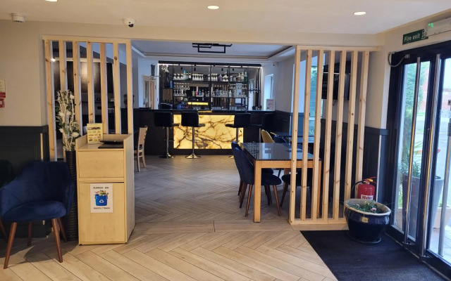 The Gatwick White House Hotel