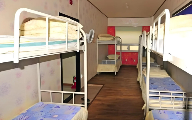 Hwaseong Guest House - Hostel