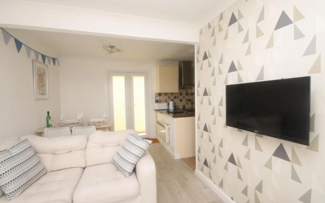 20F Medmerry Park 2 Bedroom Chalet