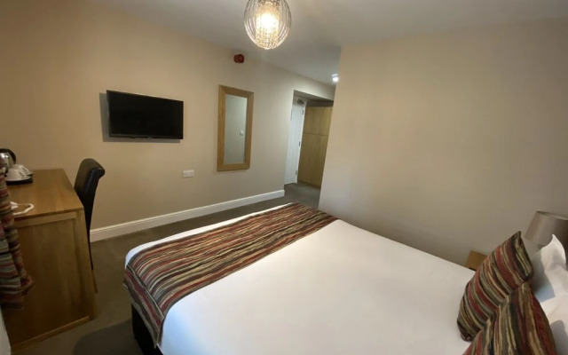 The Three Horseshoes Hotel