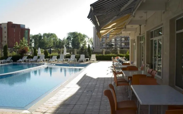 Sunny House Apart Hotel