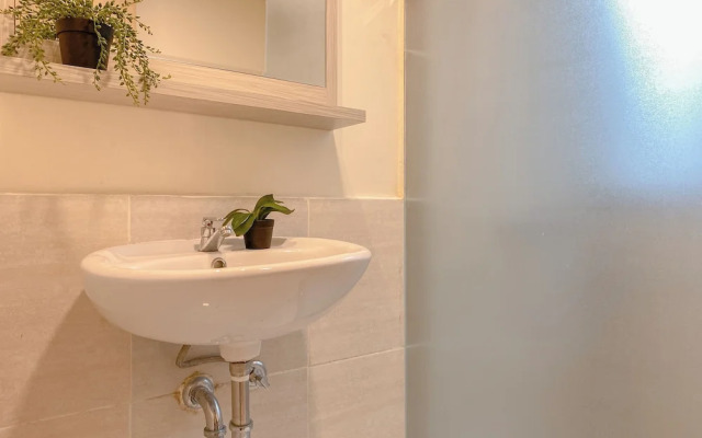 Cozy And Minimalist 2Br Apartment At Meikarta