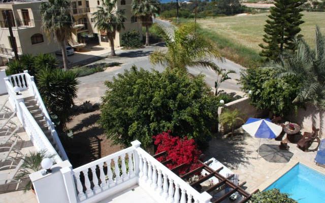 Lovely 7 Bedroom Villa !!