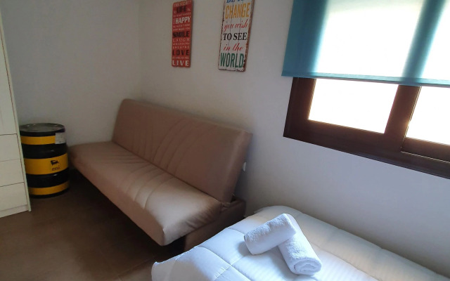 Apartment in Loutra Elenis With Garden