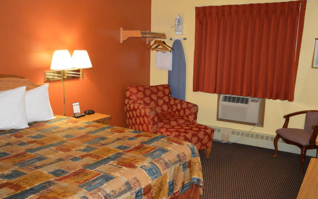 Burnsville Inn & Suites