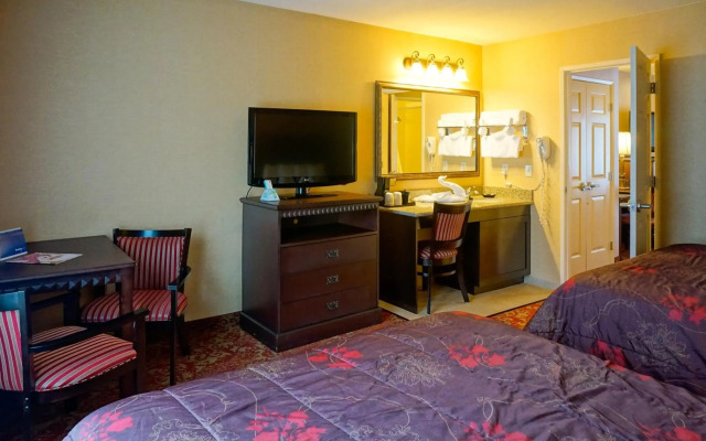 Castle Inn and Suites