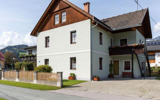Comfortable Apartment in Kötschach-Mauthen with Sauna