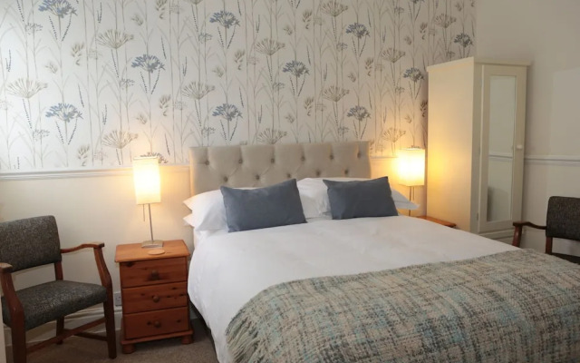 The Waves: Yorkshire Coast B&B