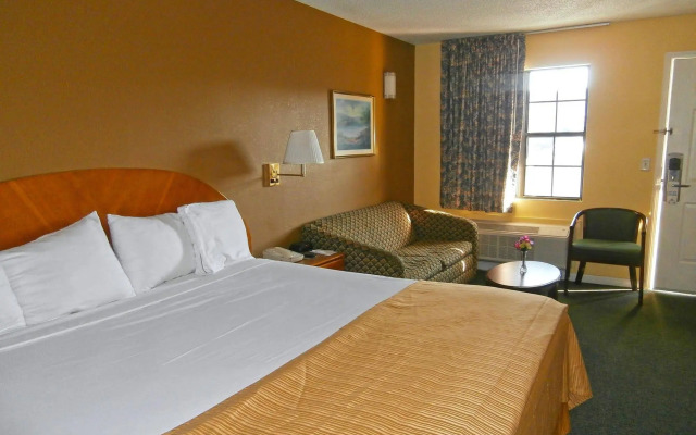 Loyalty Inn Hawkinsville