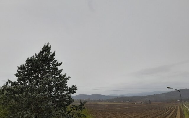 Remarkable 1-bed House in Pieve A Presciano