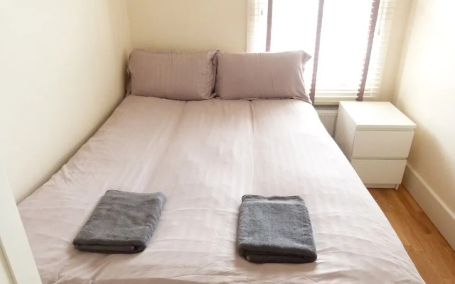 SS Property Hub - West Kensington Apartment