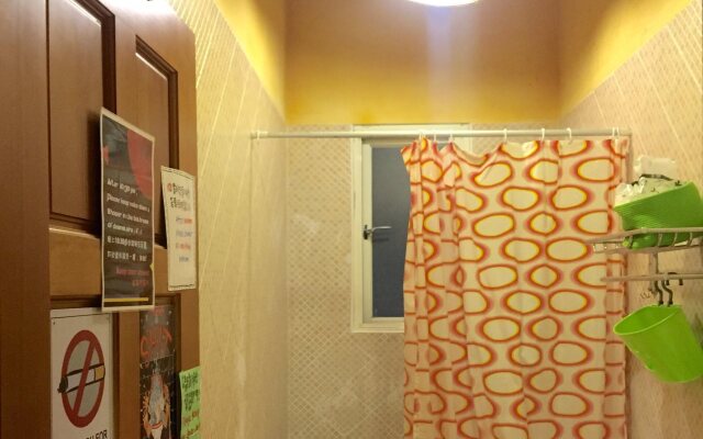 Monkey Surfing Backpackers Hostel 猴子衝浪背包客青年民宿