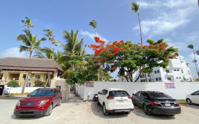 AVENTURA STUDIOS - POOL and BEACH CLUB