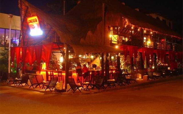 Om Hotel & Lounge-Bar