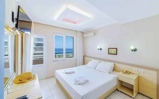 Kleopatra Hermes Hotel