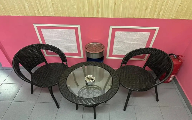 I Rose Budget Hotel