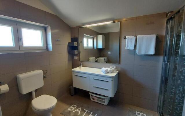 Rooms and Apartments IstraSoley