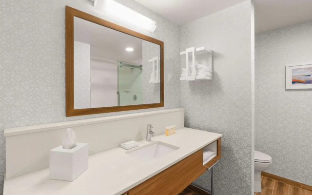 Hampton Inn by Hilton Bellingham Airport