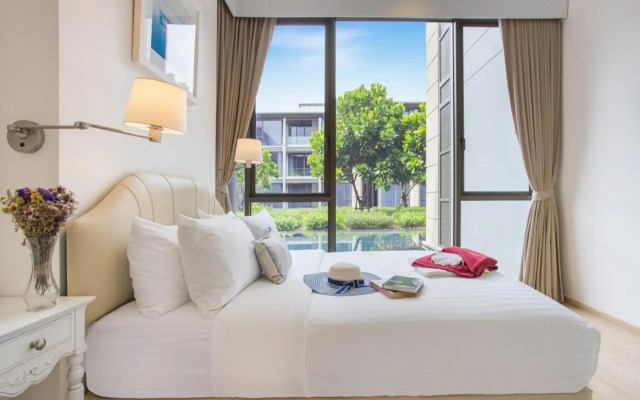 Luxury Oceanfront_pool access apartment