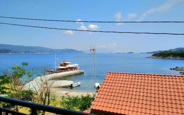 Gianni's Apartment By The Sea