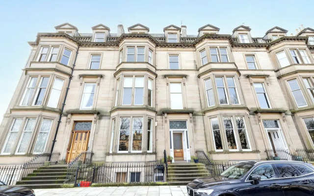Spacious 2-Bedroom Ground Floor Flat