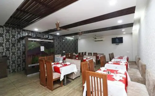 Hotel Parichay by OYO Rooms