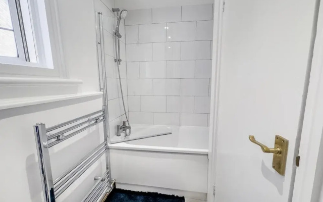 Apartment-sleeps6-parking-internet