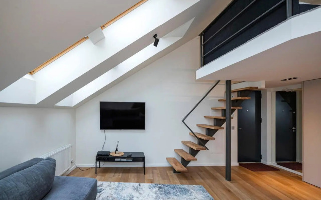 LOFT 1 BD Castle Apartament