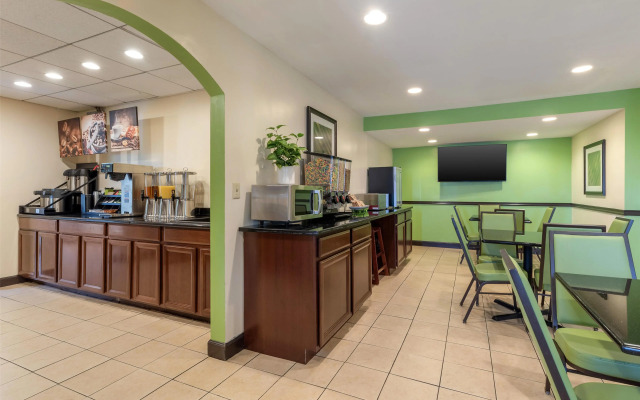 SureStay Hotel by Best Western East Brunswick