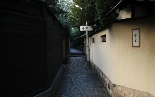 Studio-D
