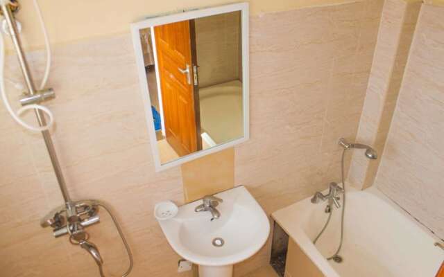 Henny Airport Homestay
