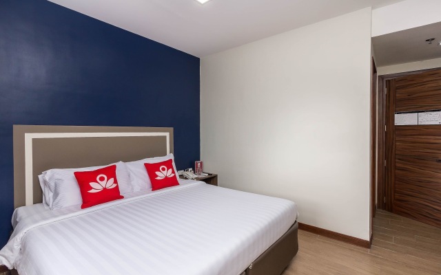 ZEN Rooms M. Velez Street
