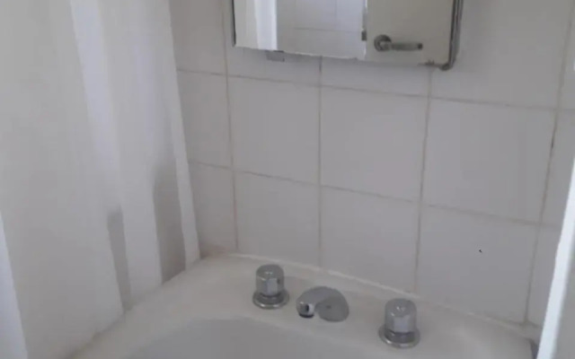 Aguilar House Hostel