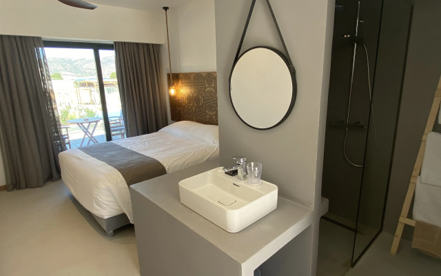 Helios Beach Hotel & Bungalows