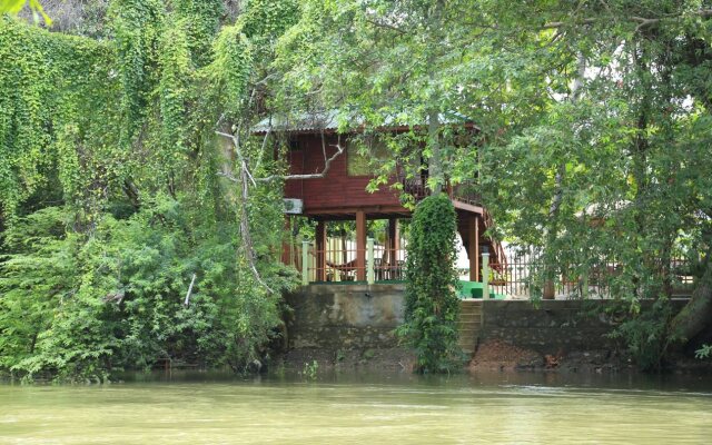 Yala Hotel River Front