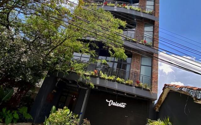 Royal Living Poblado