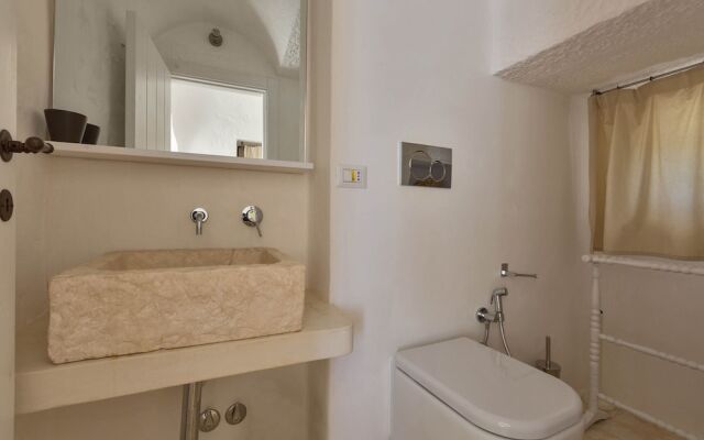 298 Trullo Luna by Perle di Puglia