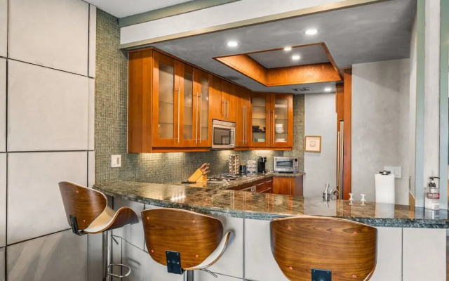 Stylish Westwood Condo